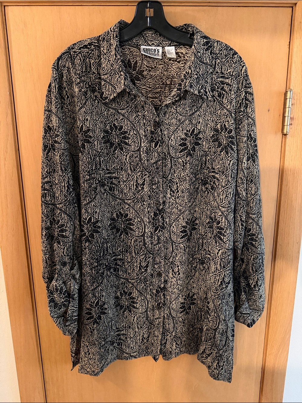Chico's Design Women’s Vintage Silk Floral Button-Front Shirt Taupe Black XL (3)